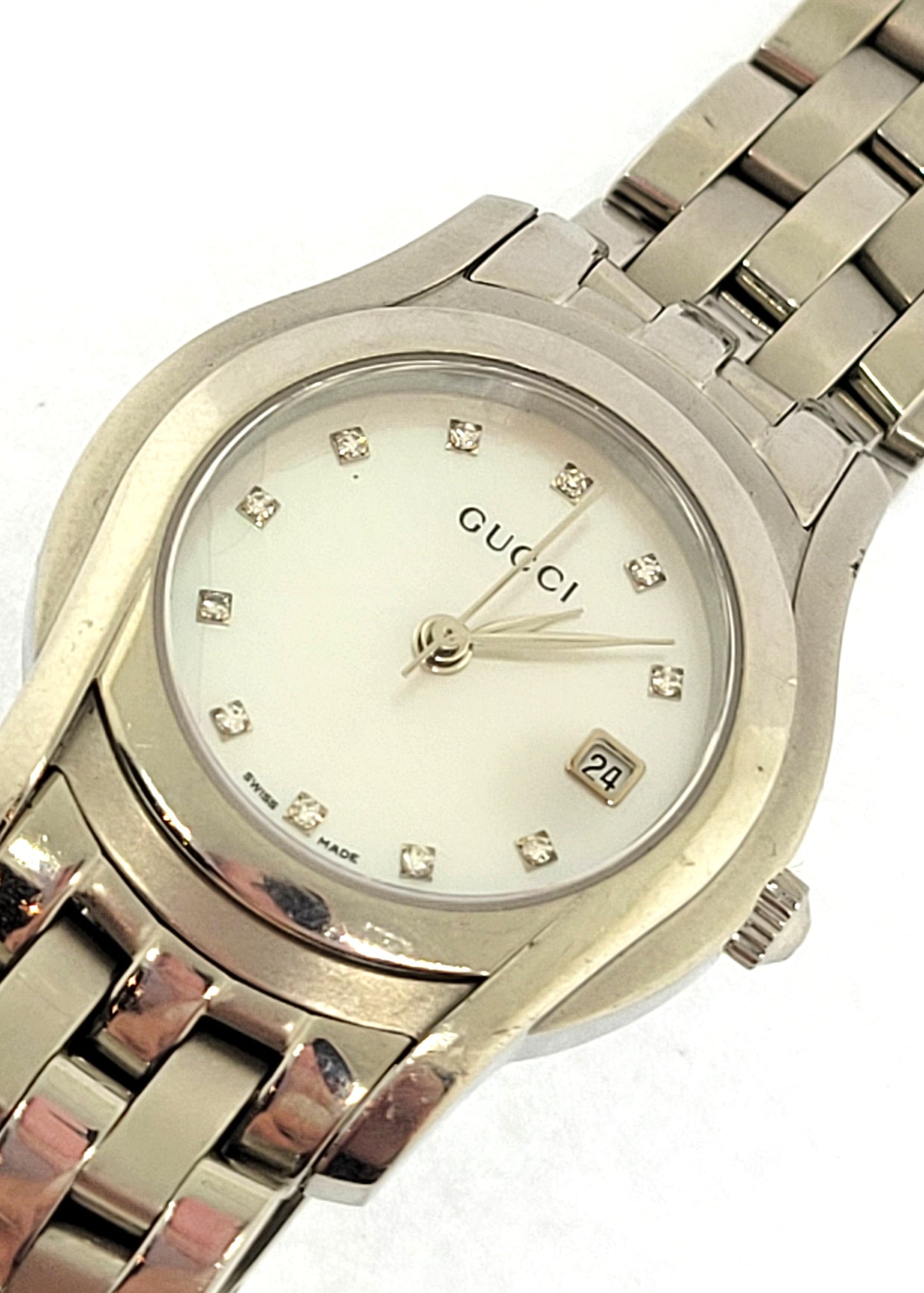 S/S Ladies Gucci watch with M.O.P and Diamond Dial