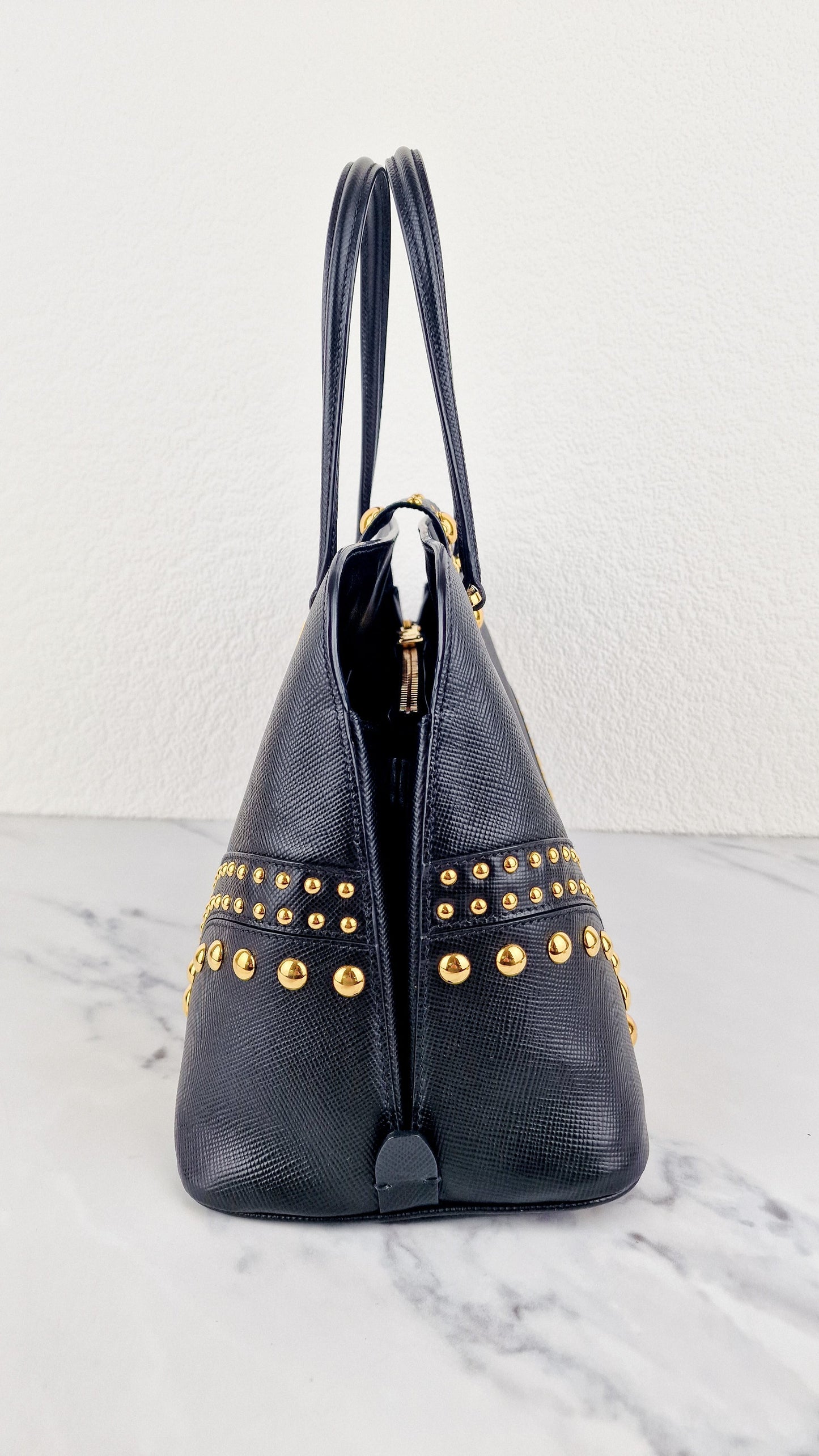 Prada Saffiano Cuir Handbag in Black Leather with Gold Studs - Handbag Prada BN2753