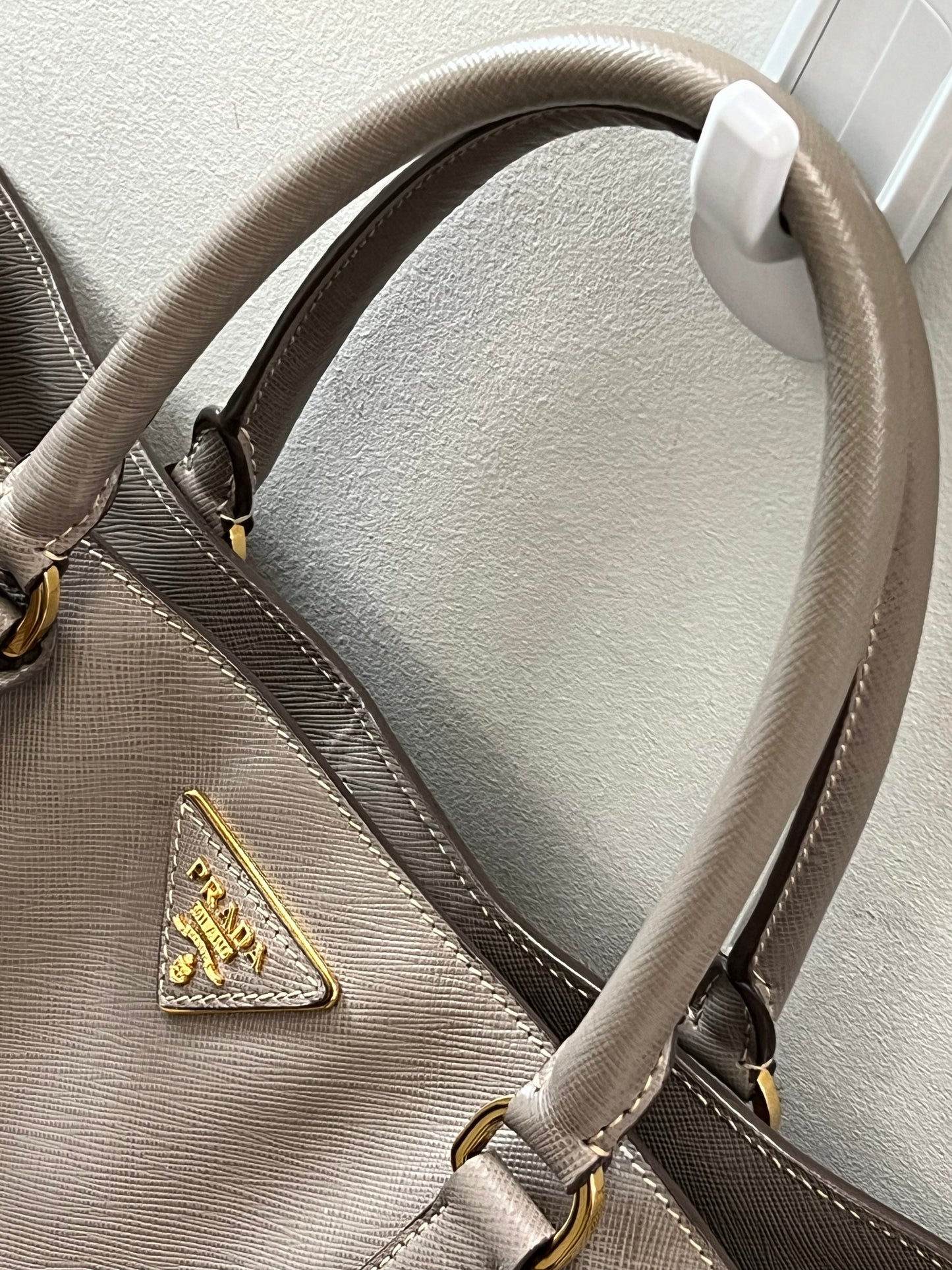 PRADA GALLERIA SAFFIANO LEATHER TOP HANDLE BAG GM