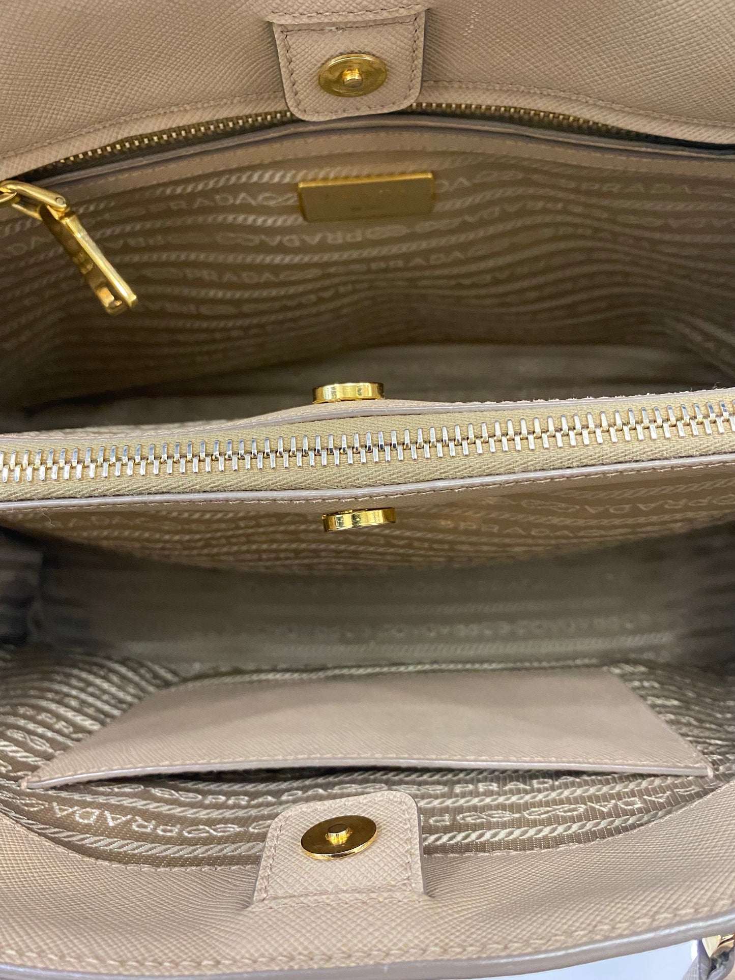 PRADA SAFFIANO LUX LEATHER GALLERIA TOTE BAG