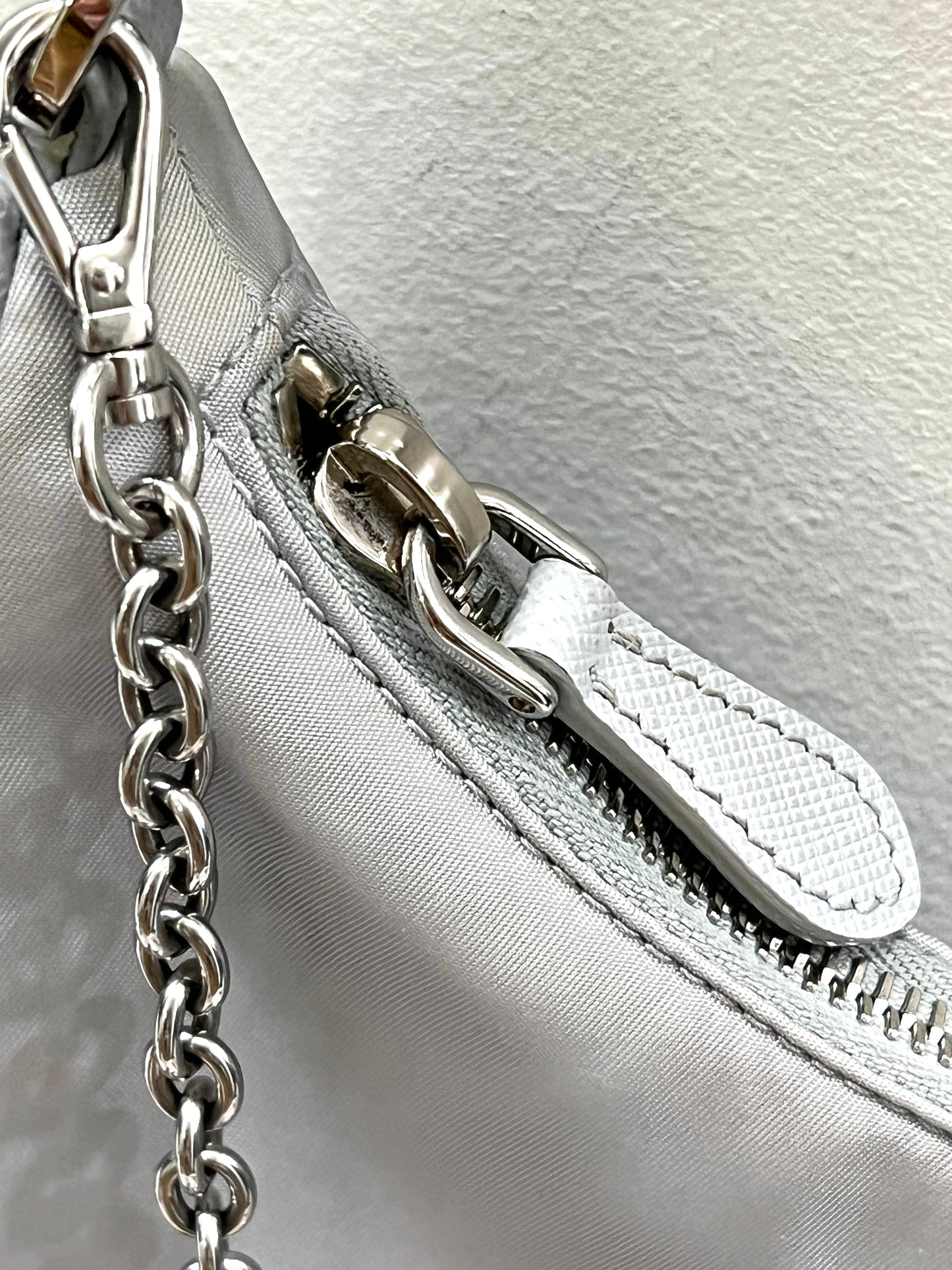 PRADA RE-EDITION 2005 RE NYLON SHOULDER BAG